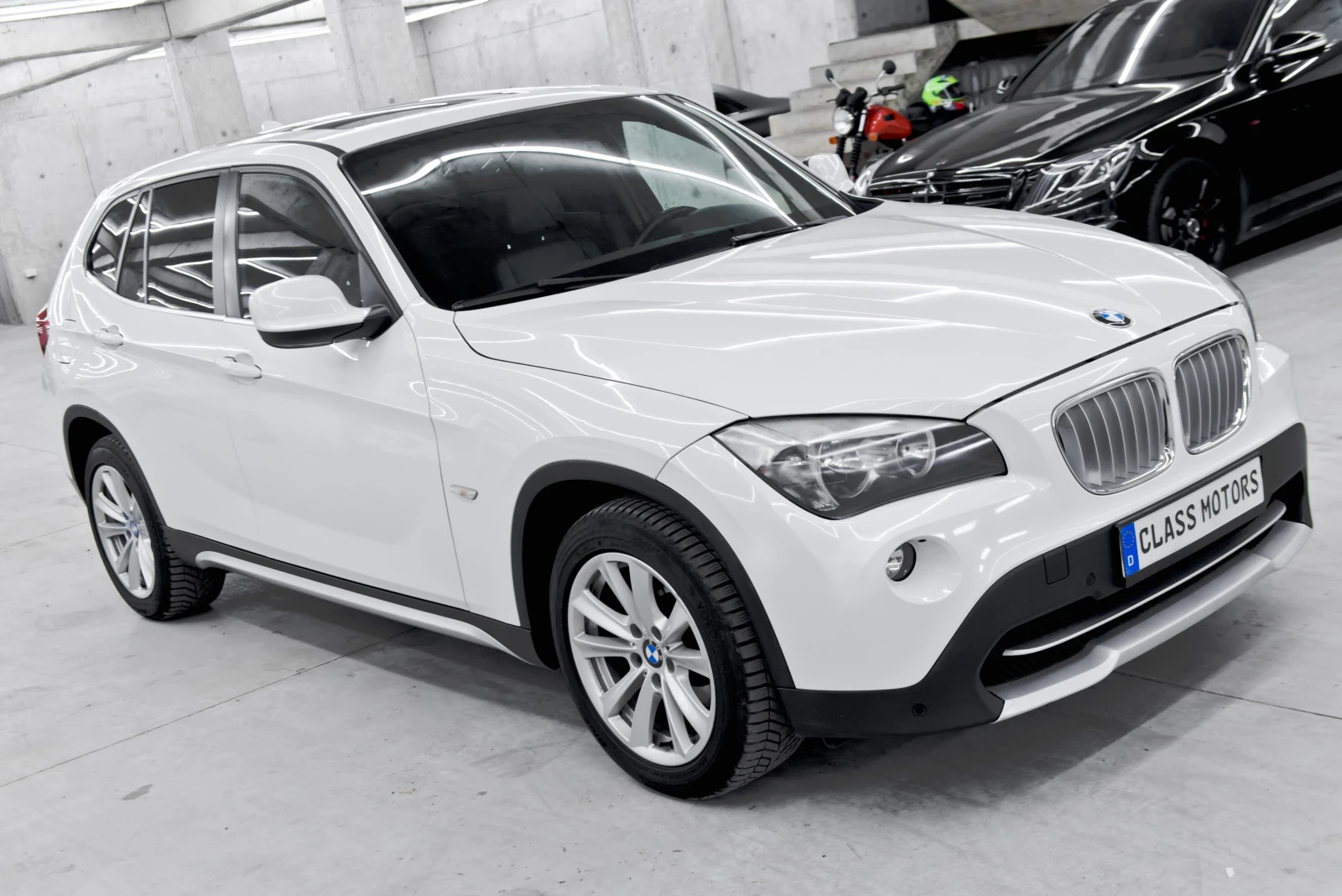 BMW X1 2.3D* 4x4* CarPlay* Panorama, снимка 3 - Автомобили и джипове - 54658254