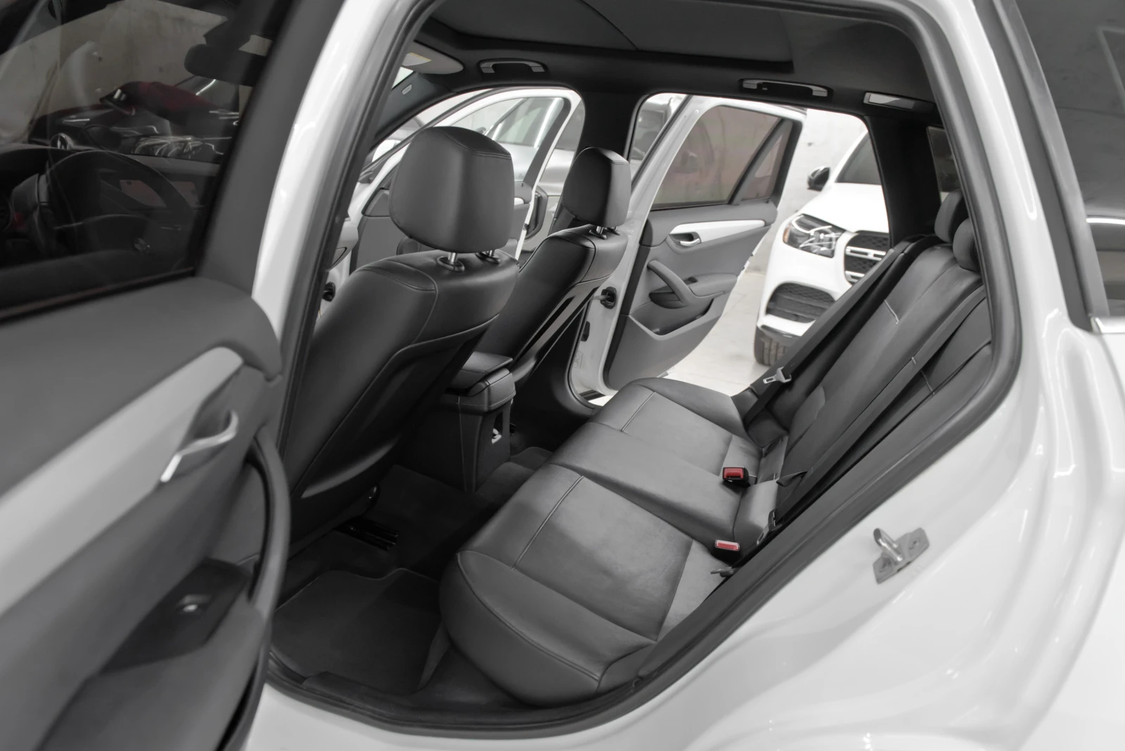 BMW X1 2.3D* 4x4* CarPlay* Panorama, снимка 10 - Автомобили и джипове - 54658254