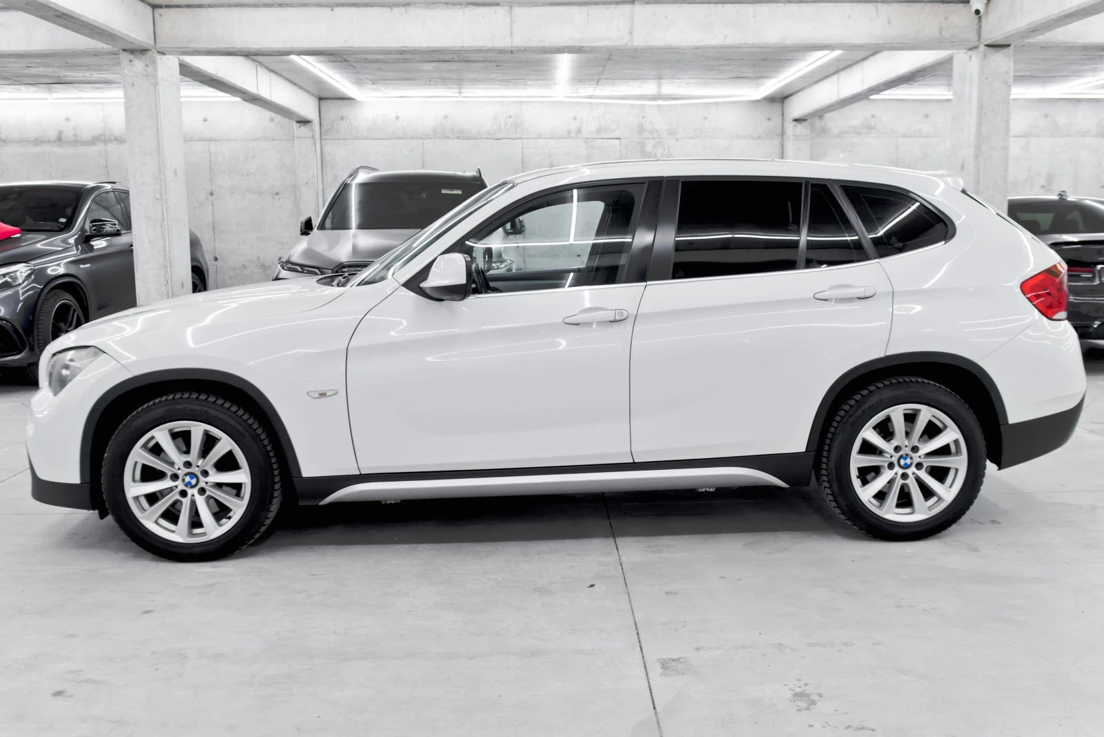 BMW X1 2.3D* 4x4* CarPlay* Panorama, снимка 8 - Автомобили и джипове - 54658254