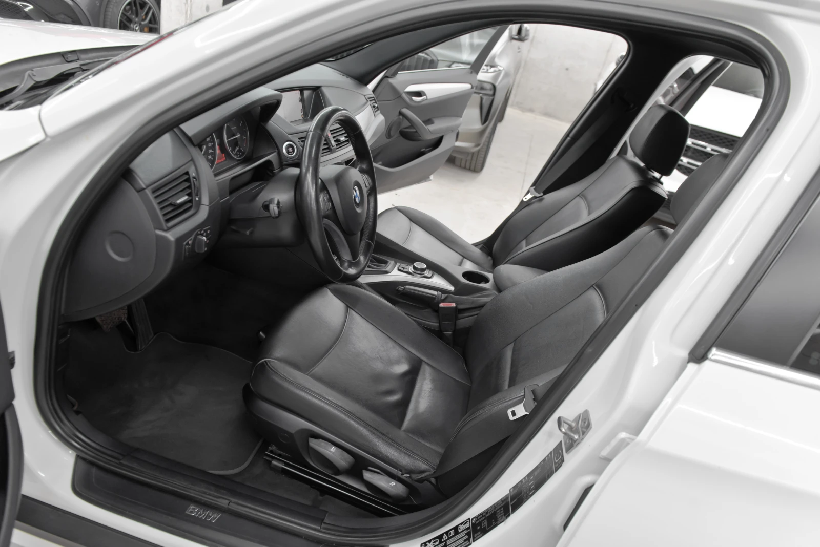 BMW X1 2.3D* 4x4* CarPlay* Panorama, снимка 9 - Автомобили и джипове - 54658254