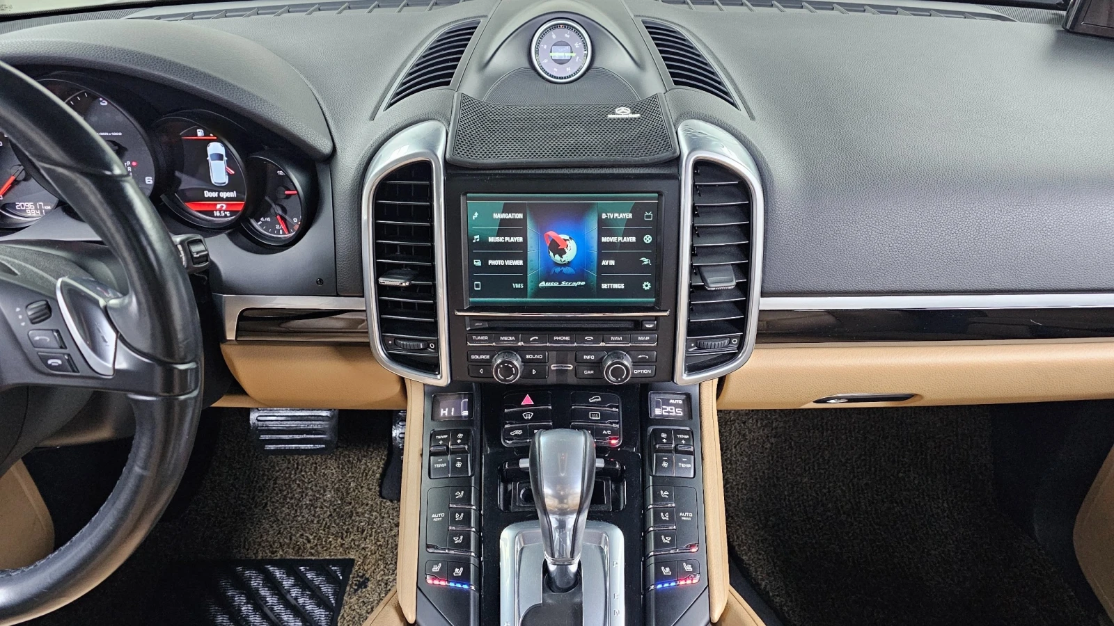 Porsche Cayenne Platinum Edition | Panoramic Roof| Ventilated Seat, снимка 13 - Автомобили и джипове - 54751552