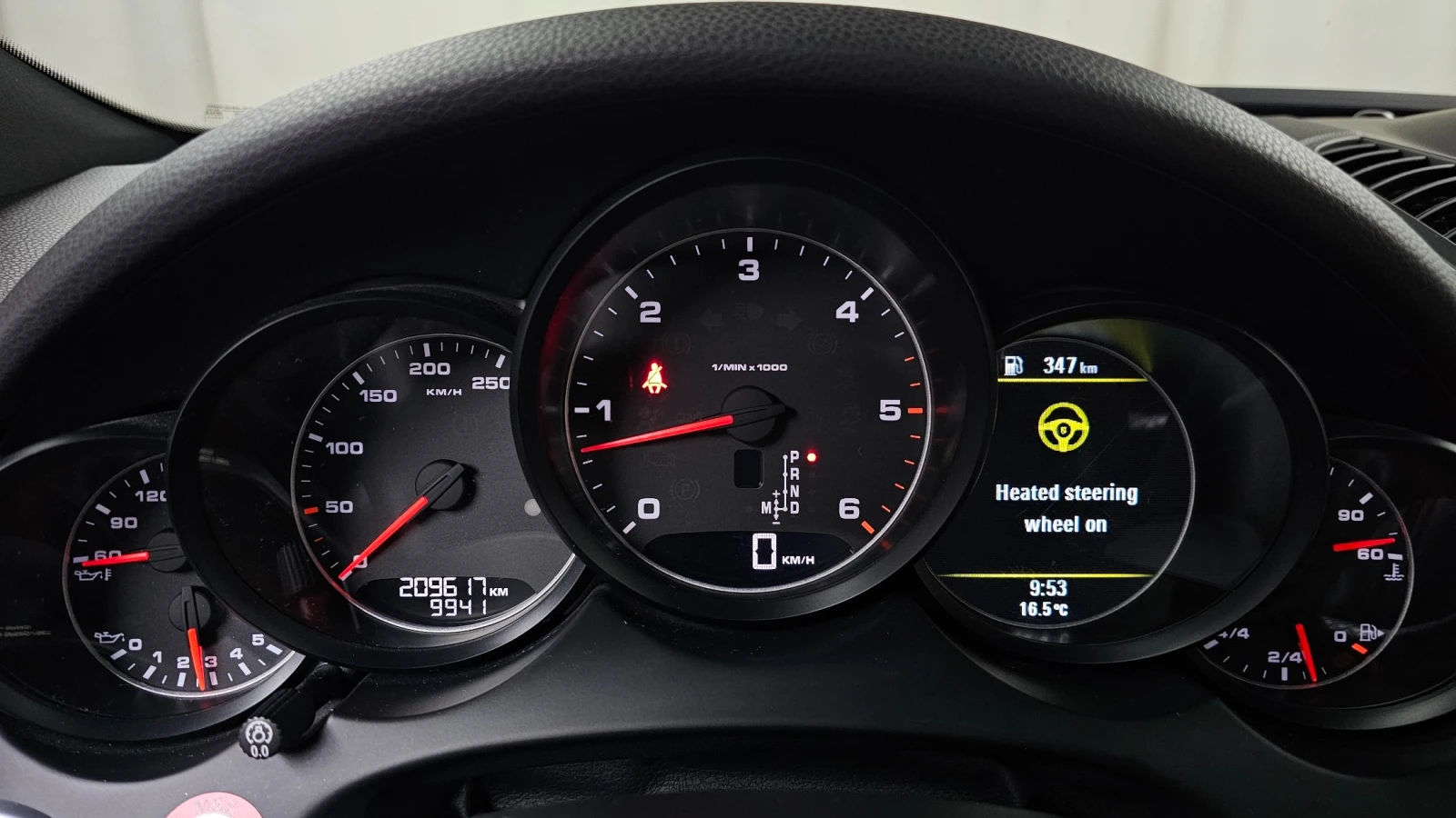 Porsche Cayenne Platinum Edition | Panoramic Roof| Ventilated Seat, снимка 8 - Автомобили и джипове - 54751552