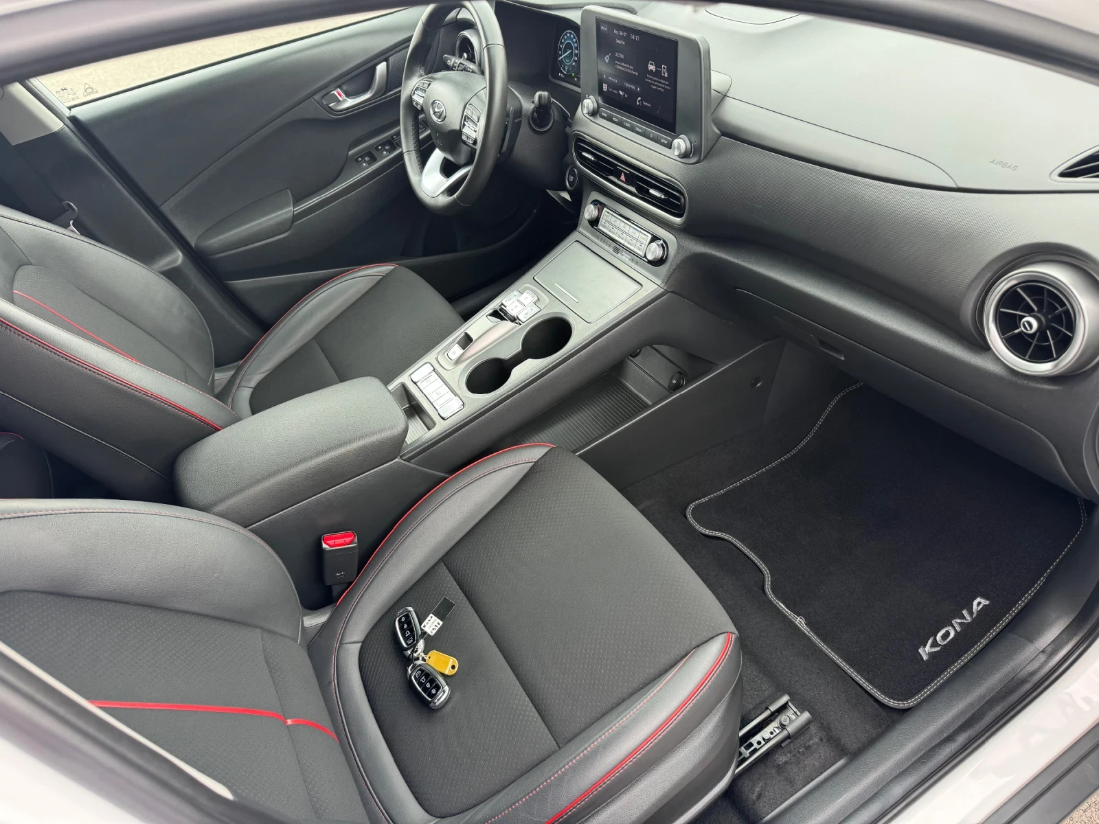 Hyundai Kona Bi-Tone 42kw 22000km-Кожа Гаранционен!, снимка 8 - Автомобили и джипове - 55206714