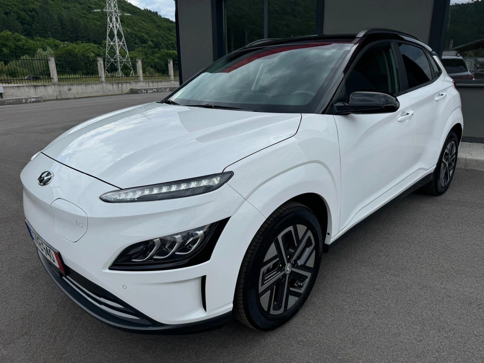 Hyundai Kona Bi-Tone 42kw 22000km-Кожа Гаранционен!