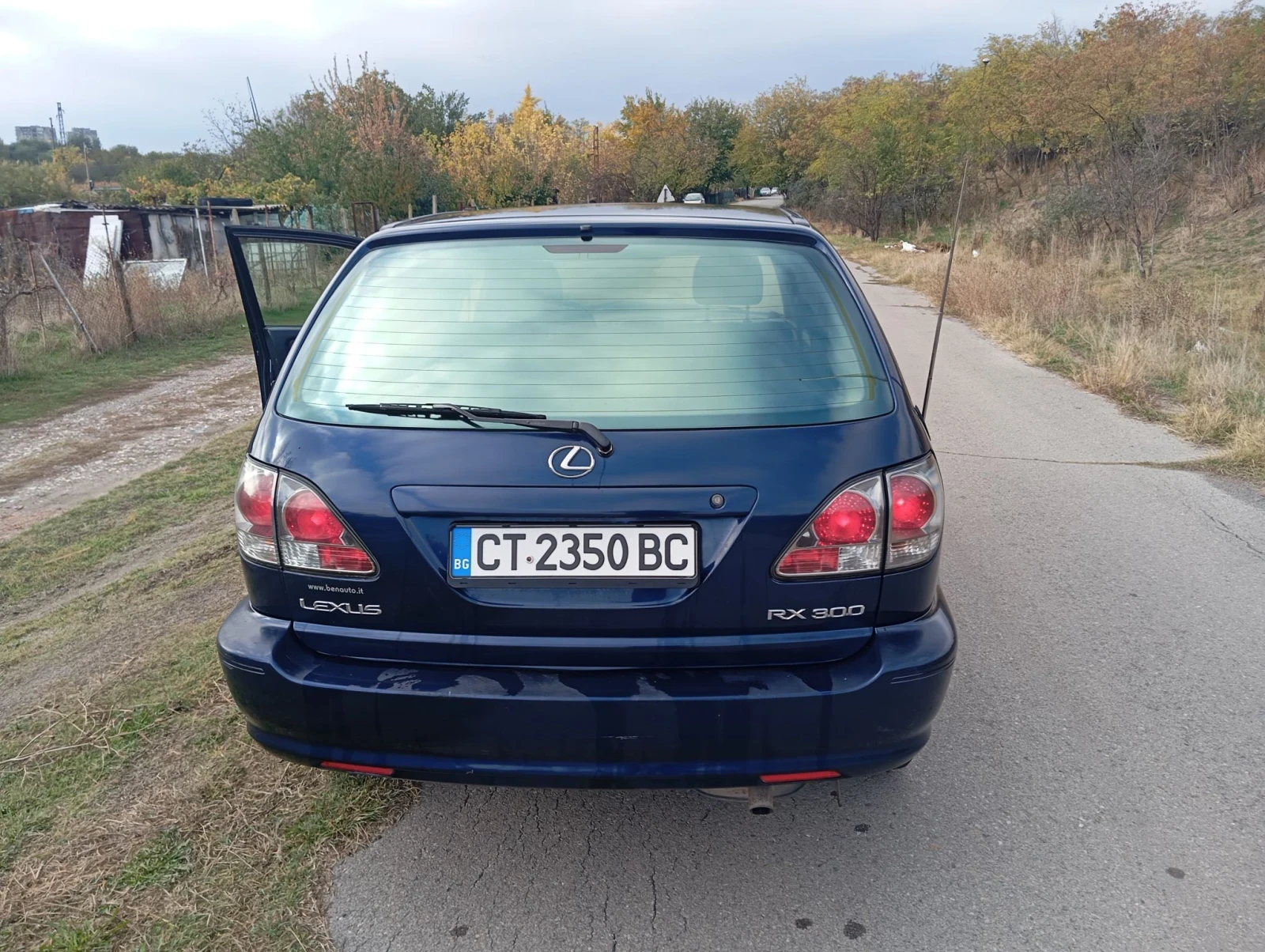Lexus RX 300 V6  3000куб., снимка 4 - Автомобили и джипове - 56743156
