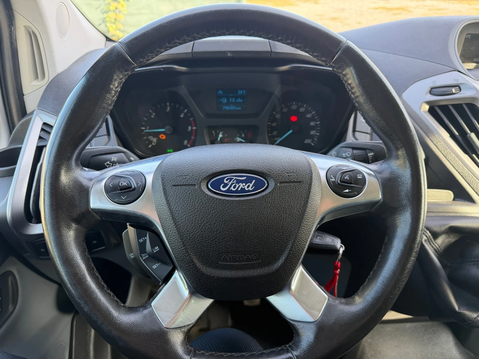 Ford Transit Custom, снимка 9 - Бусове и автобуси - 56329481