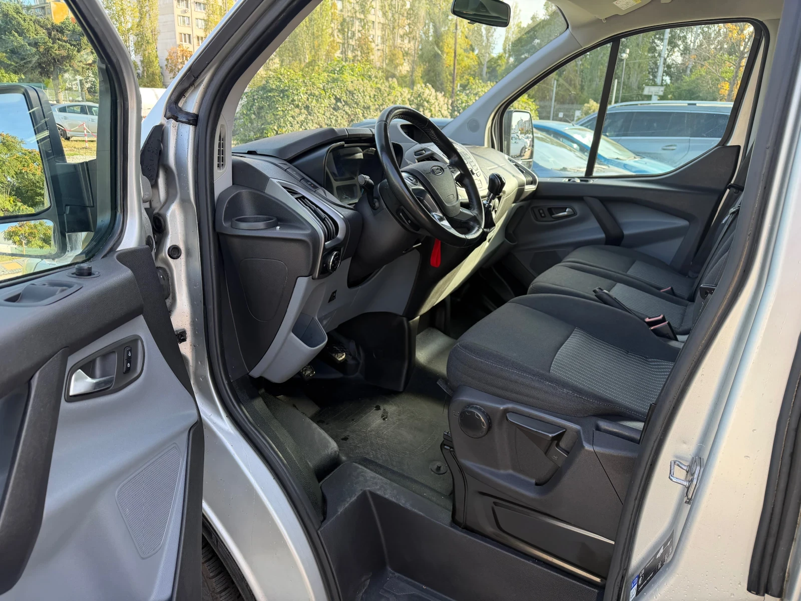 Ford Transit Custom, снимка 12 - Бусове и автобуси - 56329481