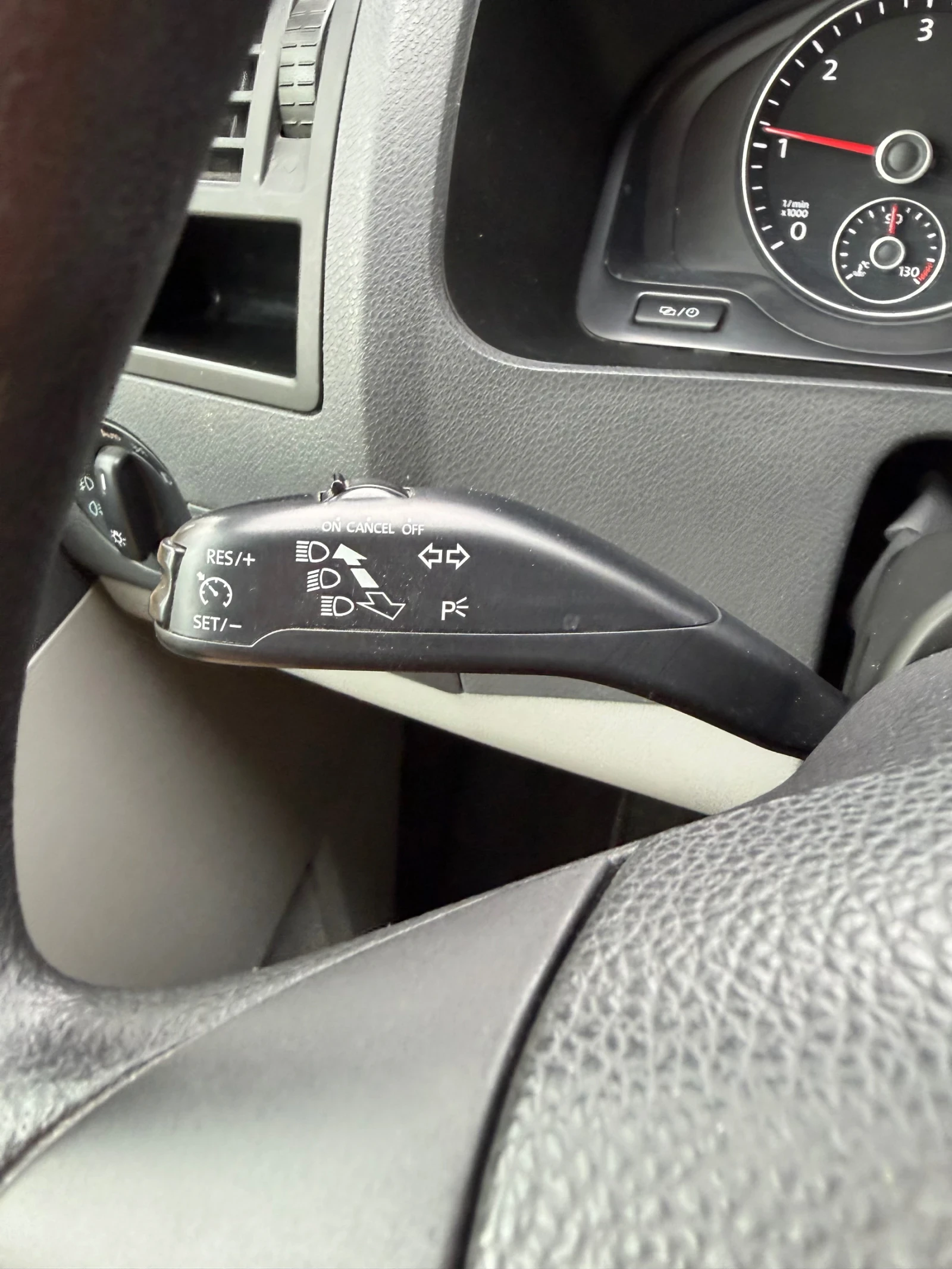 VW Transporter TDI, DSG7, Климатик, Теглич, снимка 4 - Бусове и автобуси - 56546064