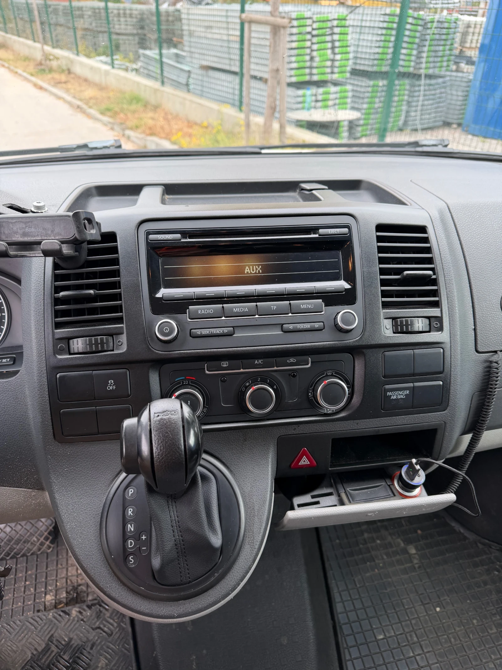 VW Transporter TDI, DSG7, Климатик, Теглич, снимка 6 - Бусове и автобуси - 56546064