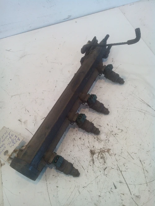 Дюза бензинова Ауди А3 1.6 бензин