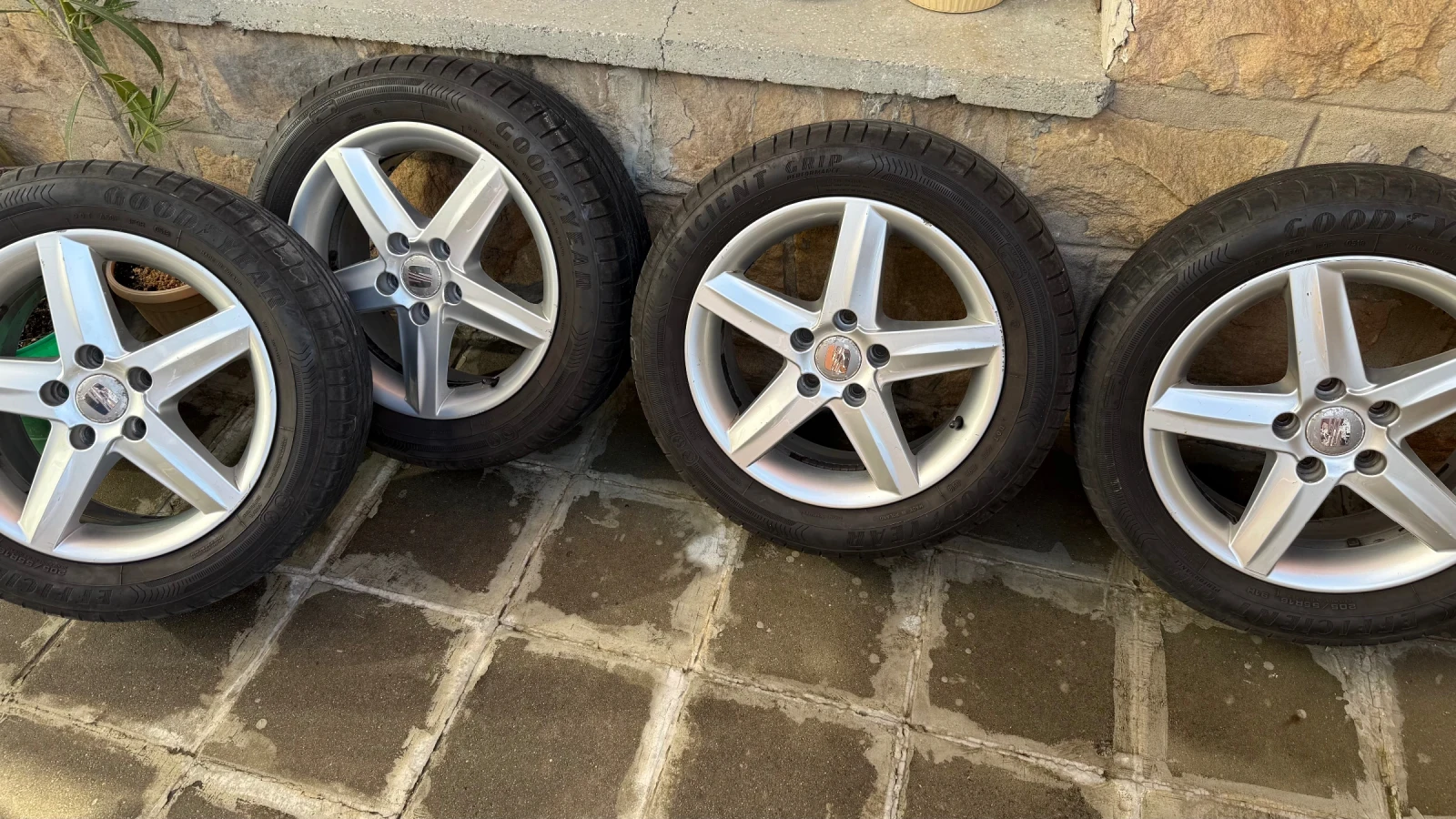 ���� � ������ 205/55R16 �� Seat Leon | Mobile.bg � ����������� 1
