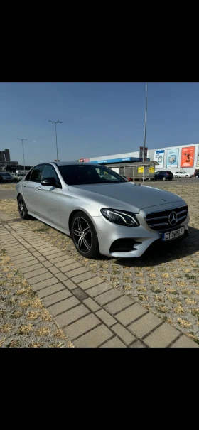 Mercedes-Benz E 220 AMG пакет, снимка 2