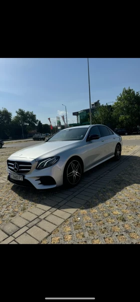 Mercedes-Benz E 220 AMG пакет, снимка 1