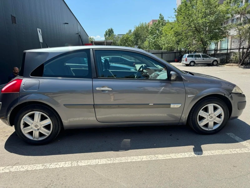 Renault Megane, снимка 10 - Автомобили и джипове - 47885760