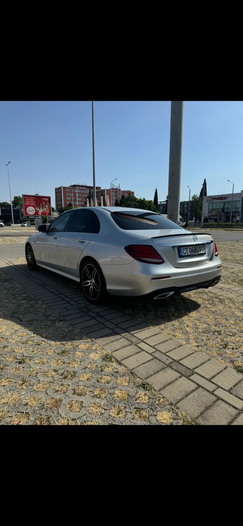 Mercedes-Benz E 220 AMG пакет, снимка 3 - Автомобили и джипове - 49186518