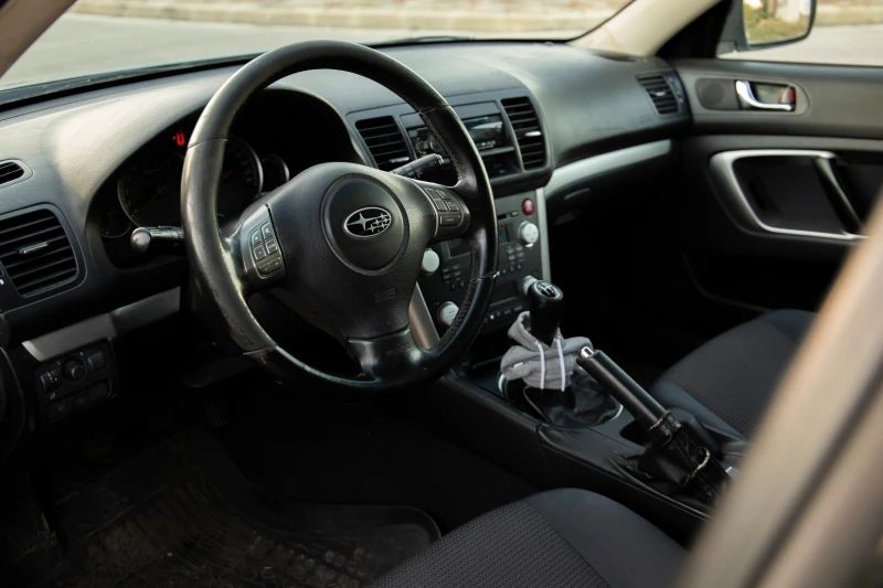 Subaru Legacy 2.0 Bi-Fuel , снимка 9 - Автомобили и джипове - 51407351