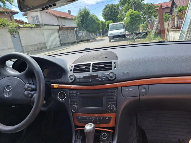 Mercedes-Benz E 200 CDI, снимка 3 - Автомобили и джипове - 52673879
