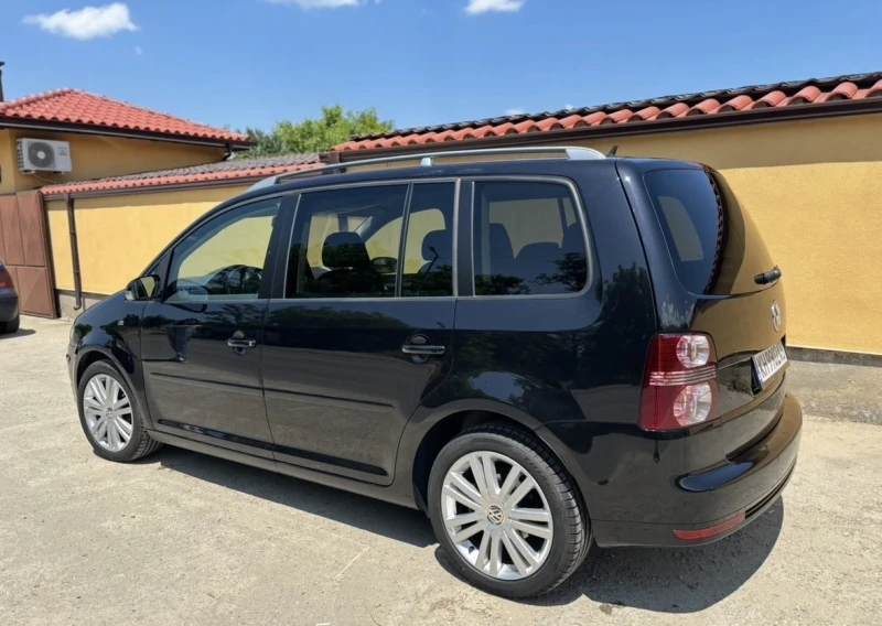 VW Touran, снимка 5 - Автомобили и джипове - 52348606