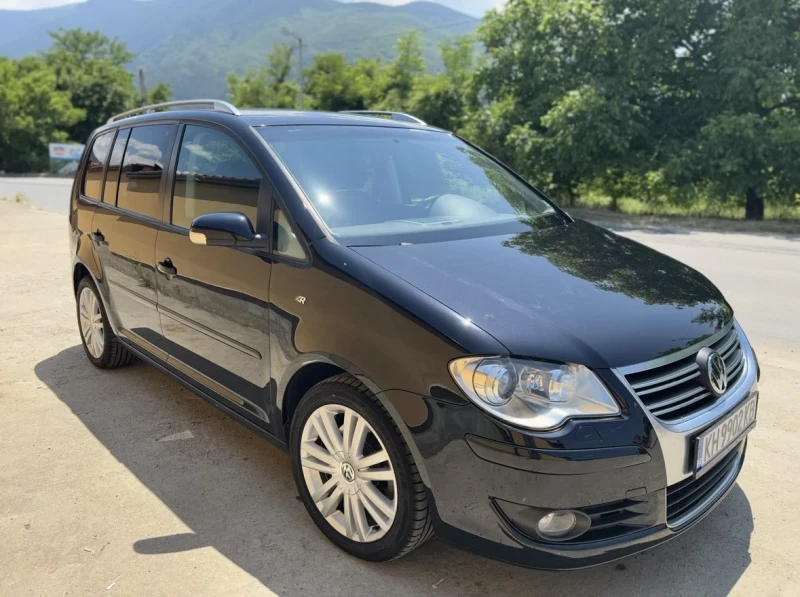 VW Touran, снимка 2 - Автомобили и джипове - 52348606