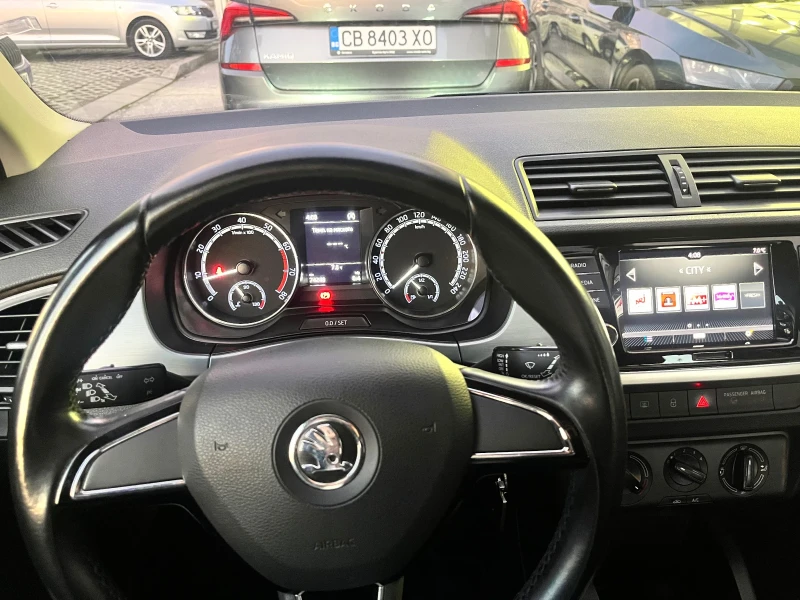 Skoda Fabia 1.0 MPI LPG, снимка 10 - Автомобили и джипове - 52727354