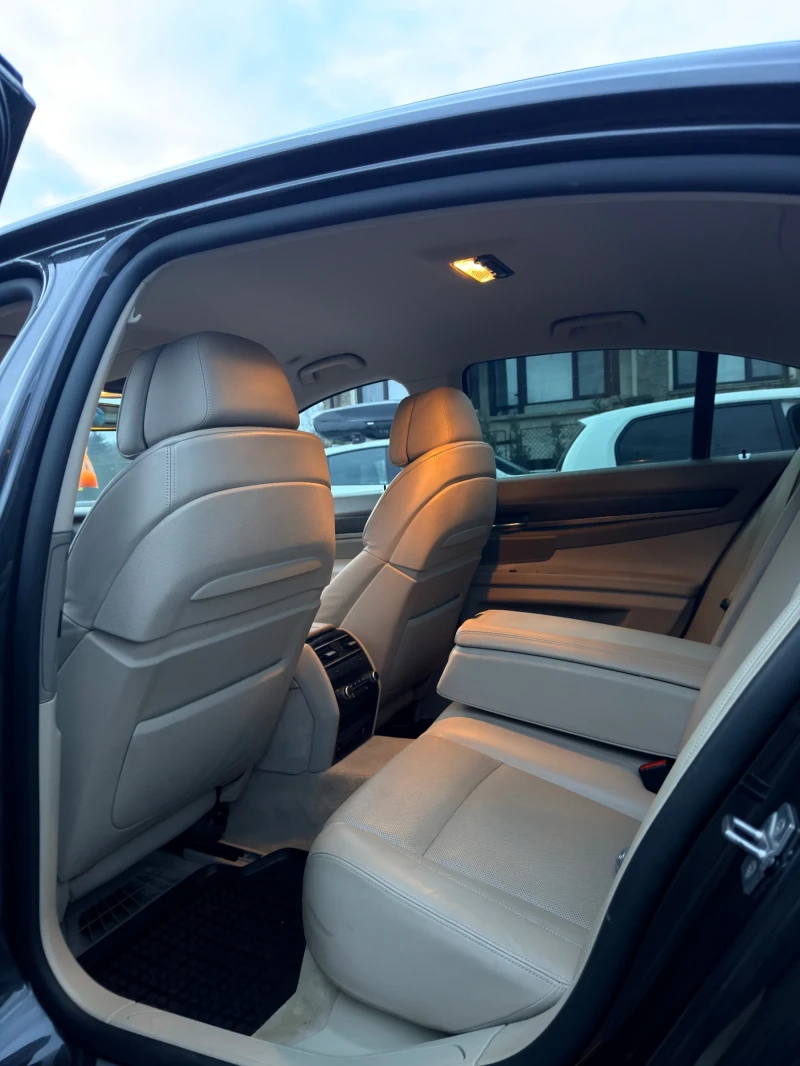 BMW 750, снимка 12 - Автомобили и джипове - 53357413