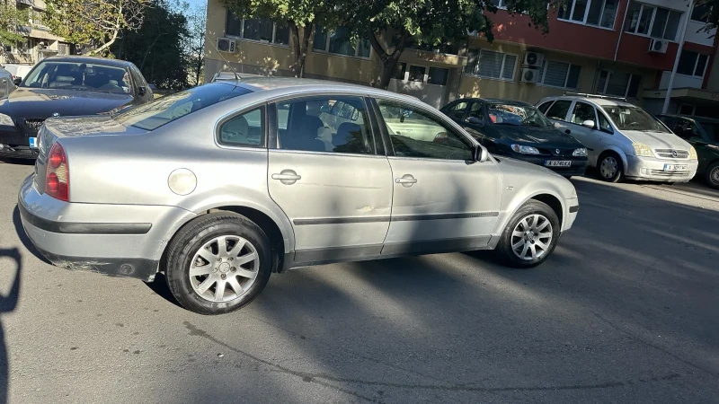 VW Passat, снимка 11 - Автомобили и джипове - 53500839