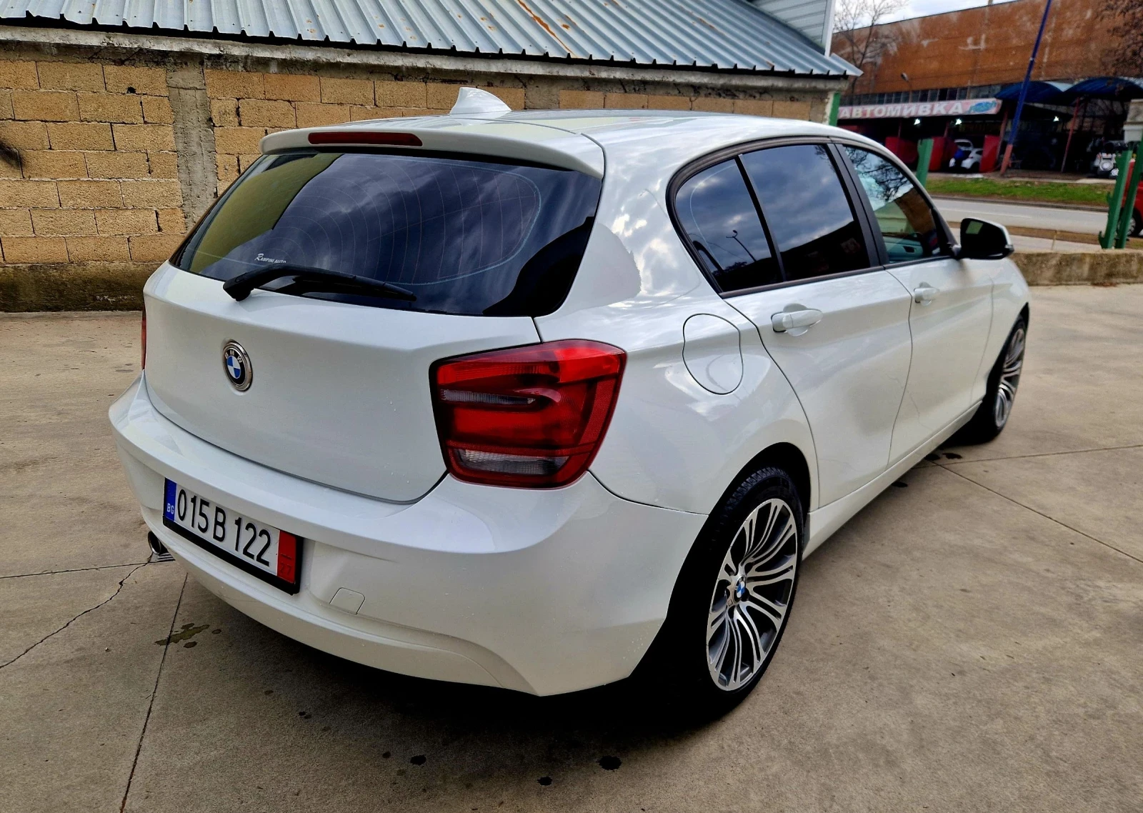 BMW 116 2.0D - изображение 3