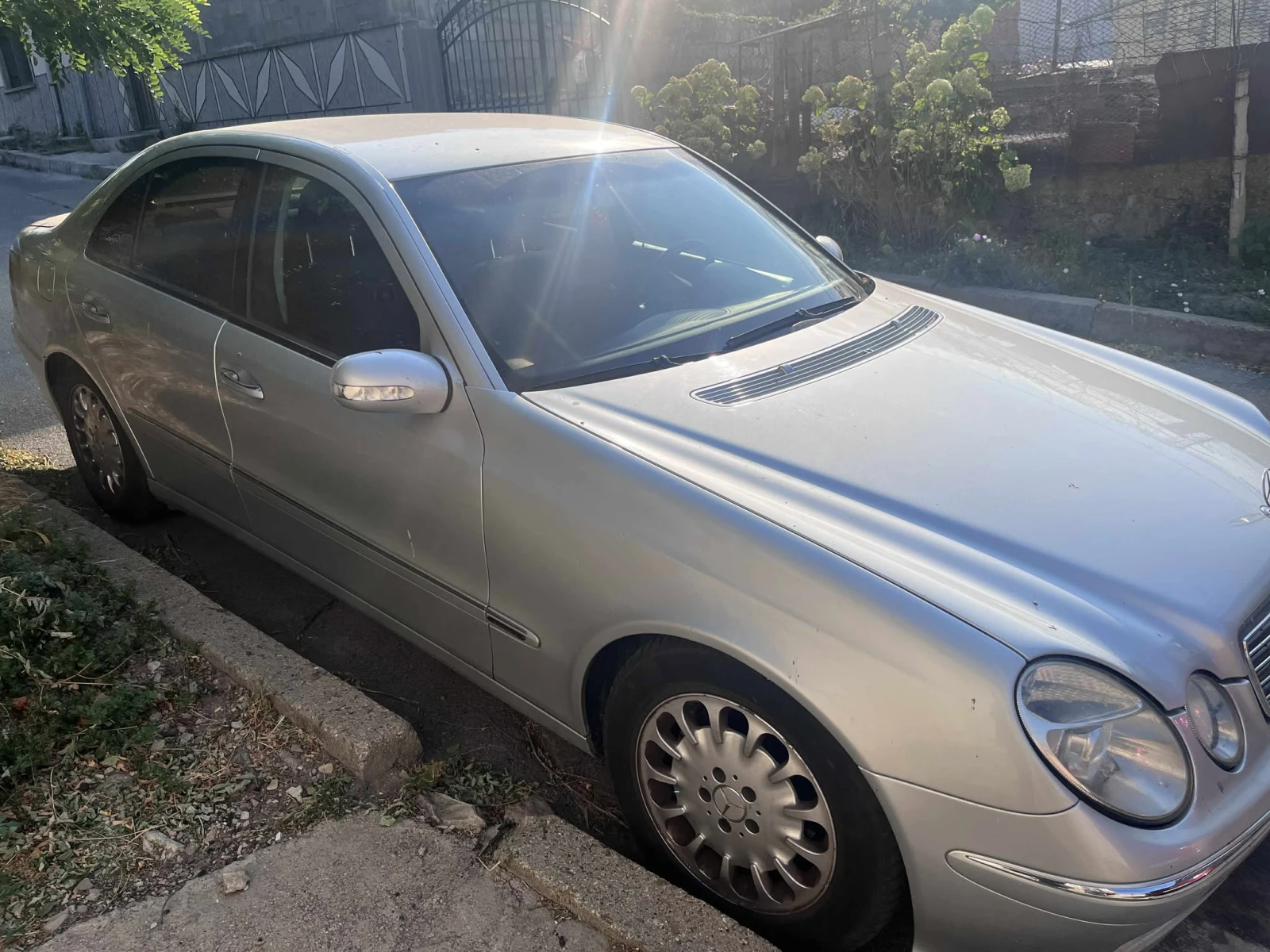 Mercedes-Benz E 200  - изображение 5