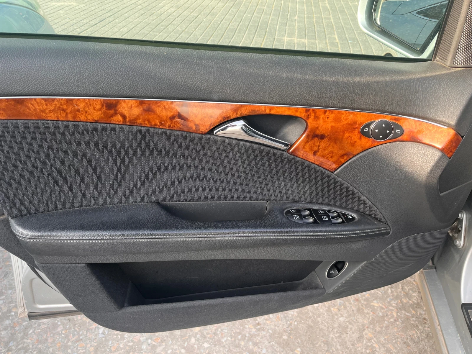 Mercedes-Benz E 220, снимка 6 - Автомобили и джипове - 53831468