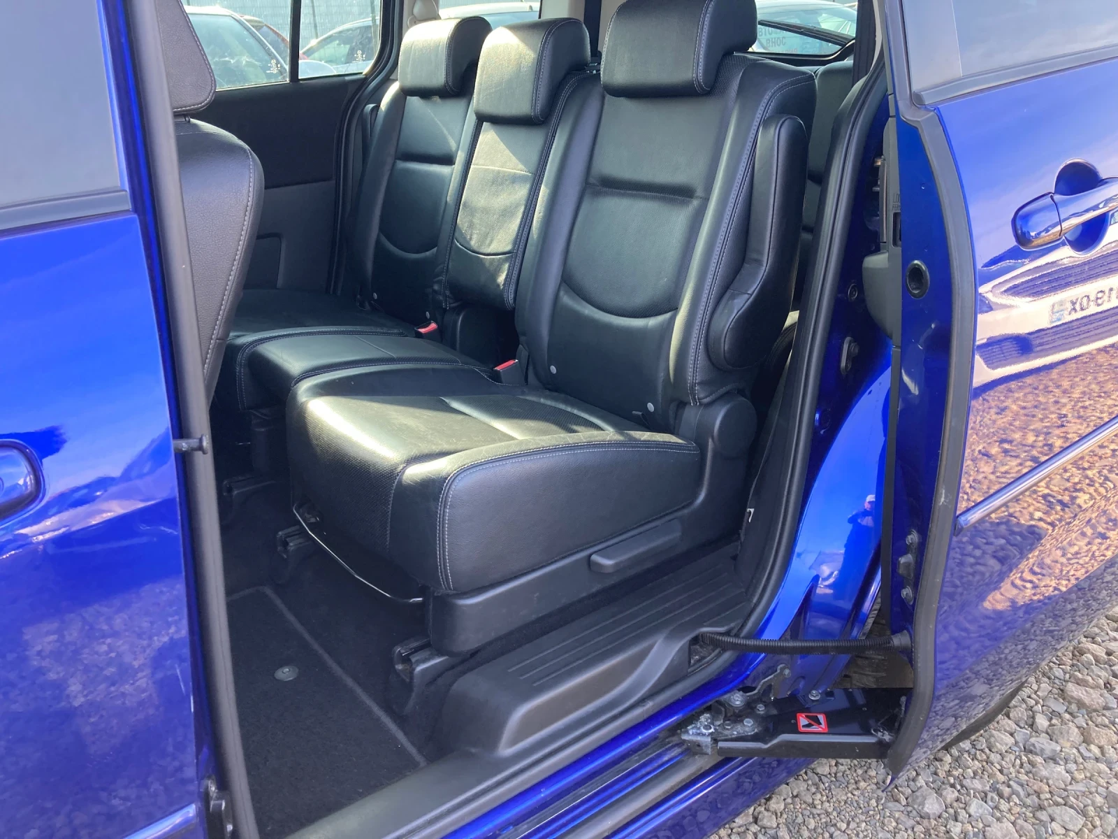 Mazda 5 2.0Sport, снимка 11 - Автомобили и джипове - 53883898