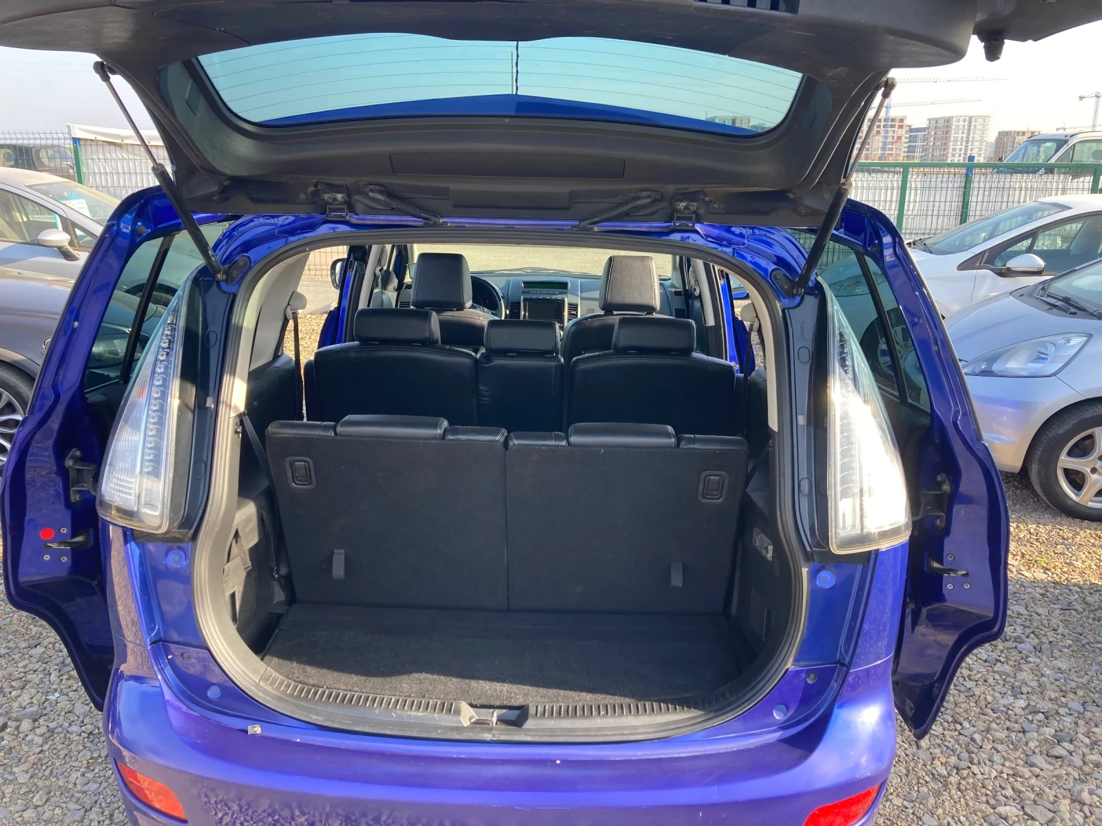 Mazda 5 2.0Sport, снимка 13 - Автомобили и джипове - 53883898