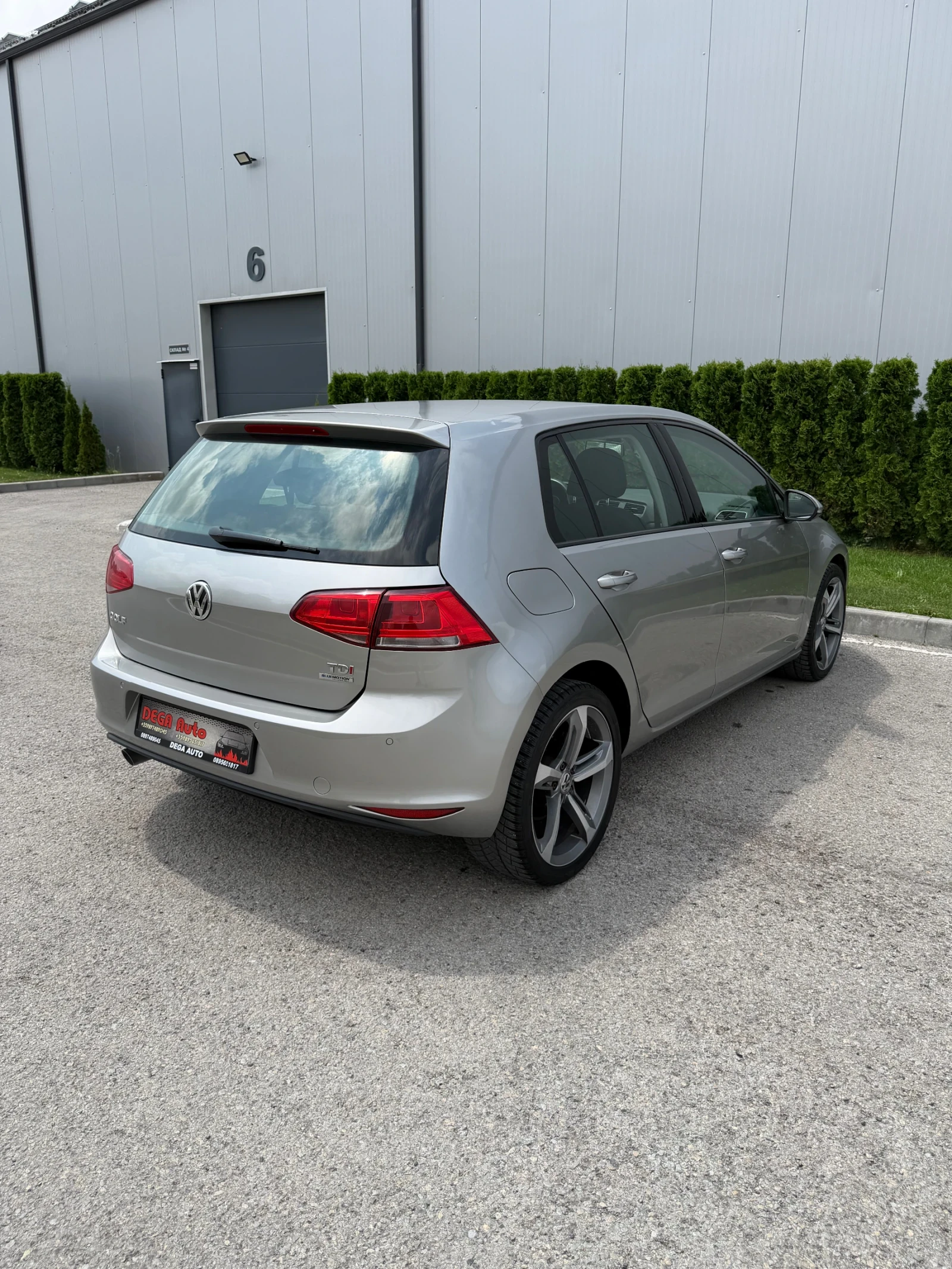 VW Golf 1.6tdi 105k.c* Автоматик* Recaro* ЛИЗИНГ* , снимка 5 - Автомобили и джипове - 54778577