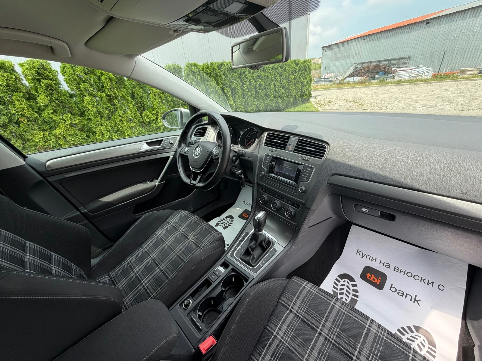 VW Golf 1.6tdi 105k.c* Автоматик* Recaro* ЛИЗИНГ* , снимка 16 - Автомобили и джипове - 54778577