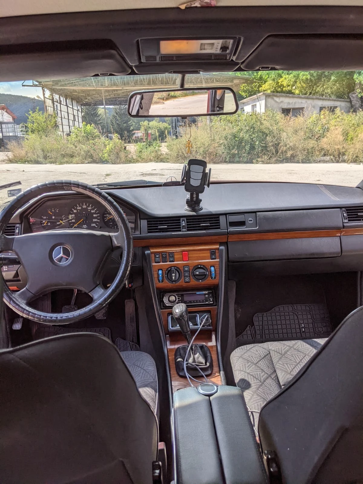 Mercedes-Benz 124, снимка 7 - Автомобили и джипове - 54783803
