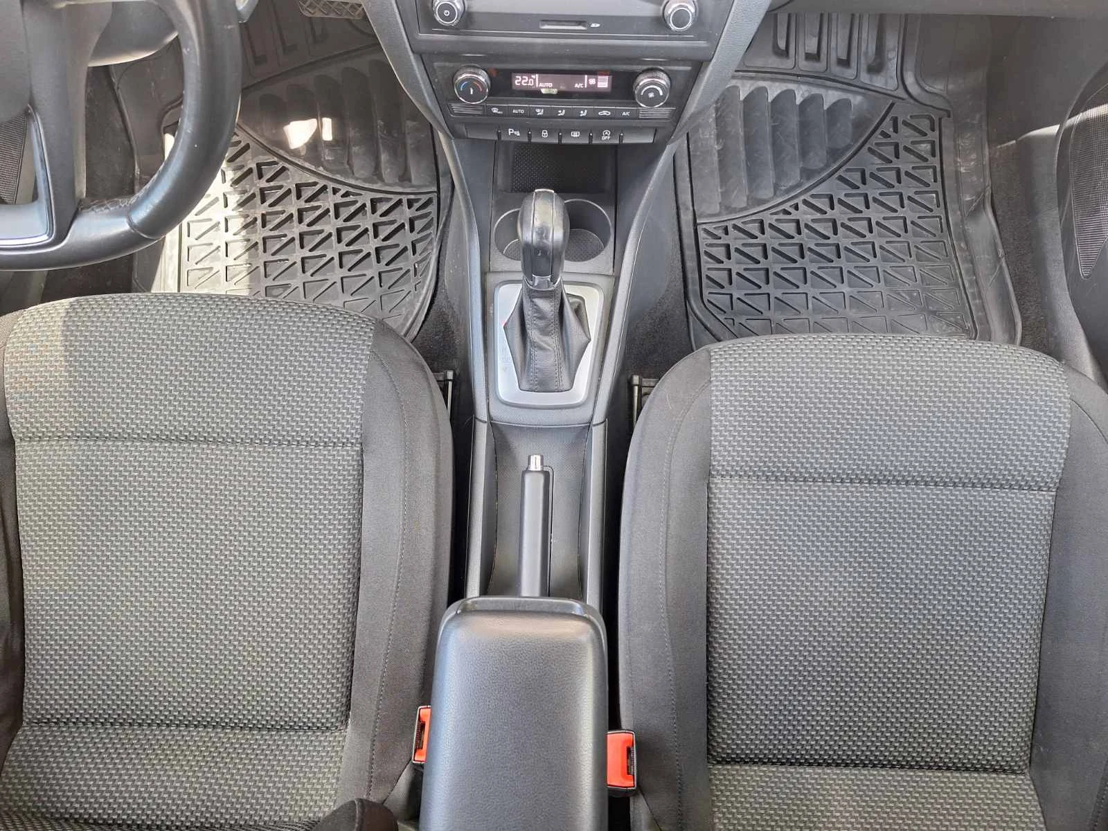 Seat Toledo IV 1.4 TSI, снимка 7 - Автомобили и джипове - 54979843