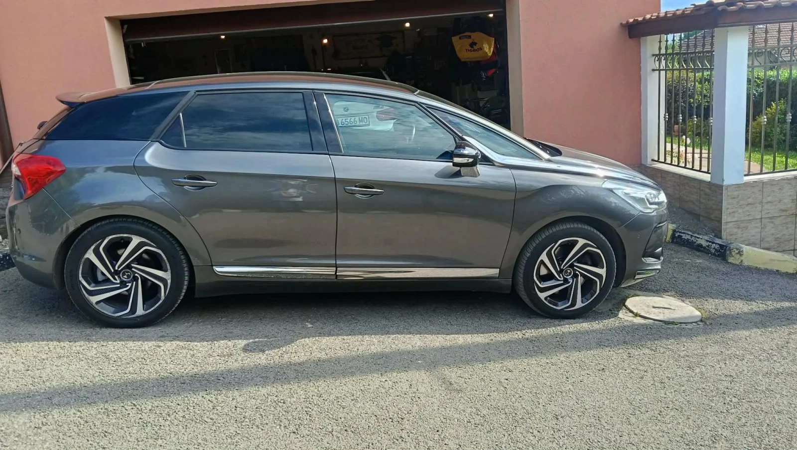 Citroen DS5 2.0 Blue HDI 180 к.с, снимка 14 - Автомобили и джипове - 55238391