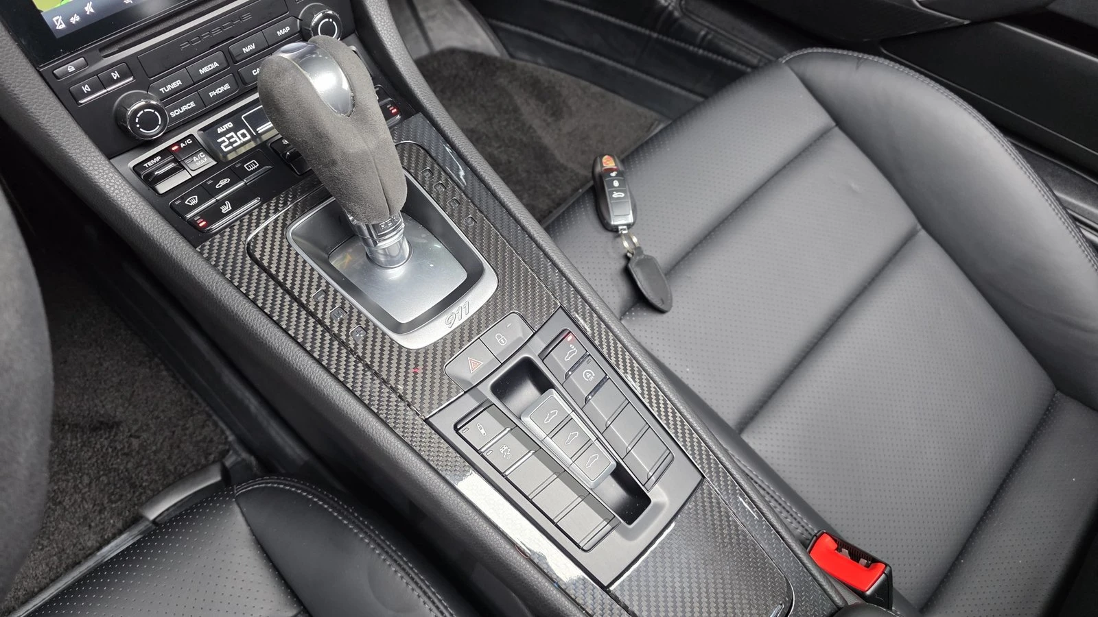 Porsche 911 Carrera 4* ЛЮК* ПОДГРЕВ ВОЛАН* КРАЙНА ЦЕНА, снимка 9 - Автомобили и джипове - 55378670