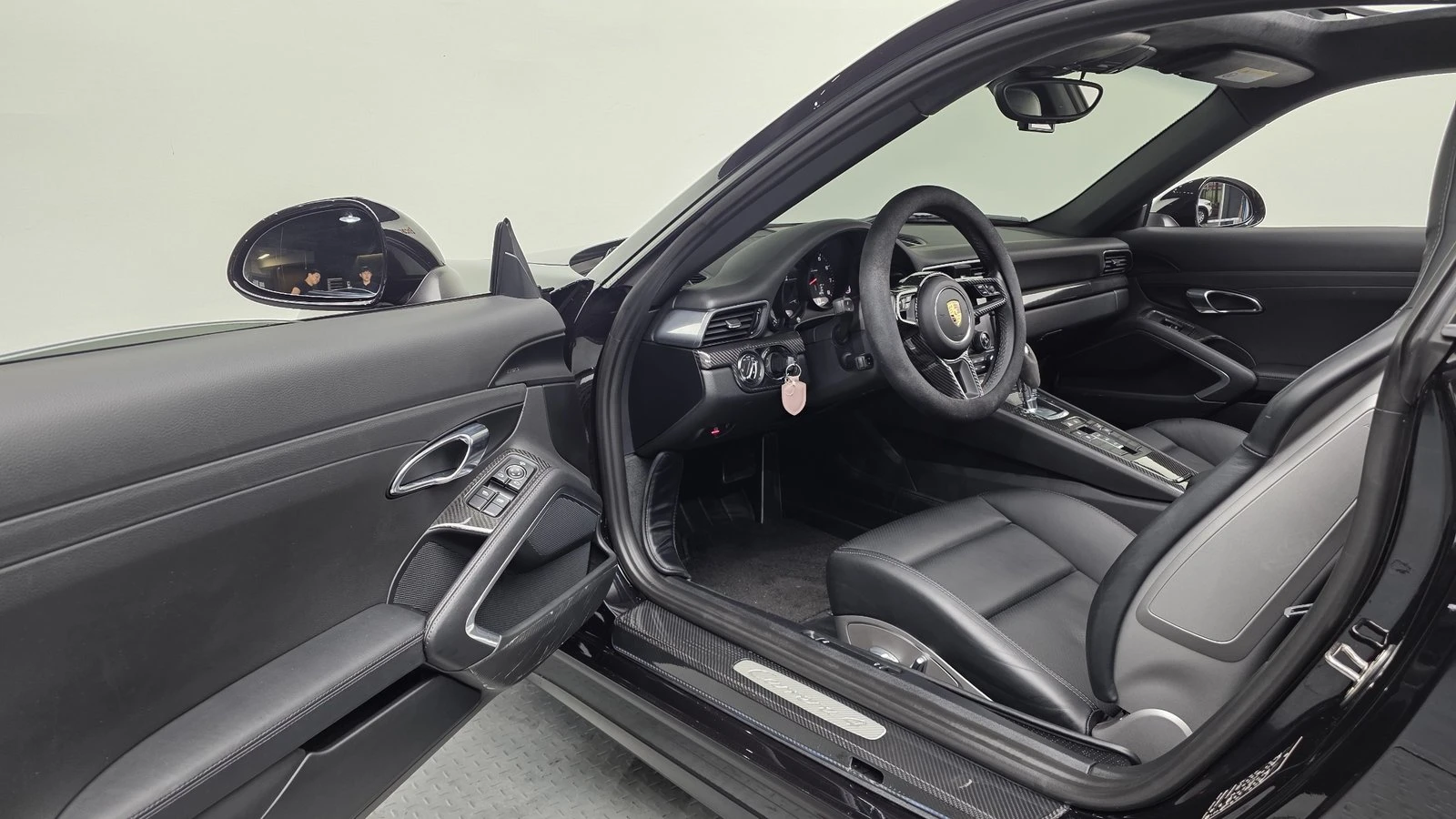 Porsche 911 Carrera 4* ЛЮК* ПОДГРЕВ ВОЛАН* КРАЙНА ЦЕНА, снимка 10 - Автомобили и джипове - 55378670