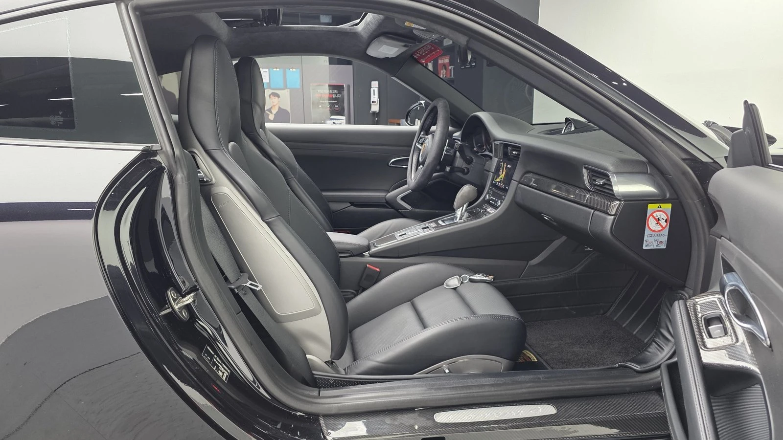 Porsche 911 Carrera 4* ЛЮК* ПОДГРЕВ ВОЛАН* КРАЙНА ЦЕНА, снимка 11 - Автомобили и джипове - 55378670