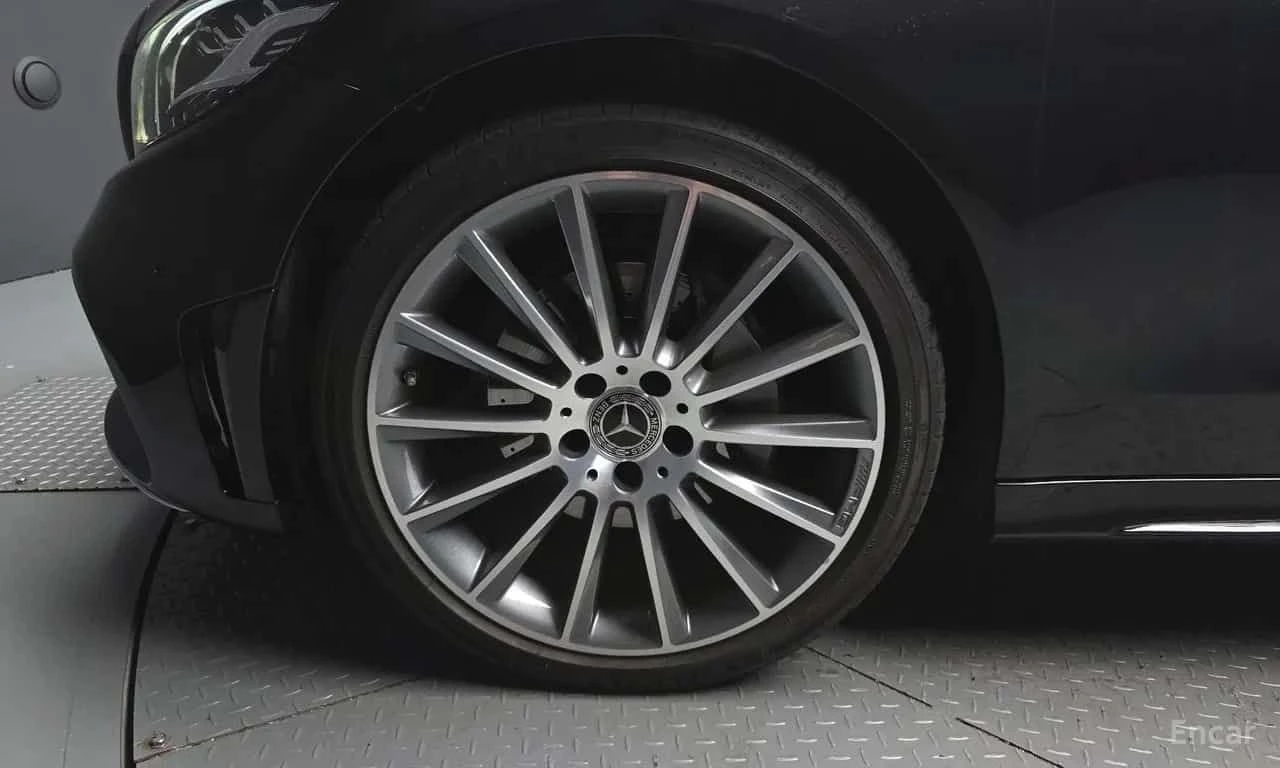 Mercedes-Benz C 220 Facelift 4MATIC Coupe, снимка 5 - Автомобили и джипове - 55707596