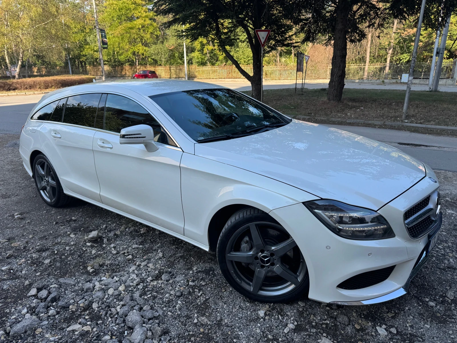 Mercedes-Benz CLS 350 Shooting Break , снимка 2 - Автомобили и джипове - 55739450