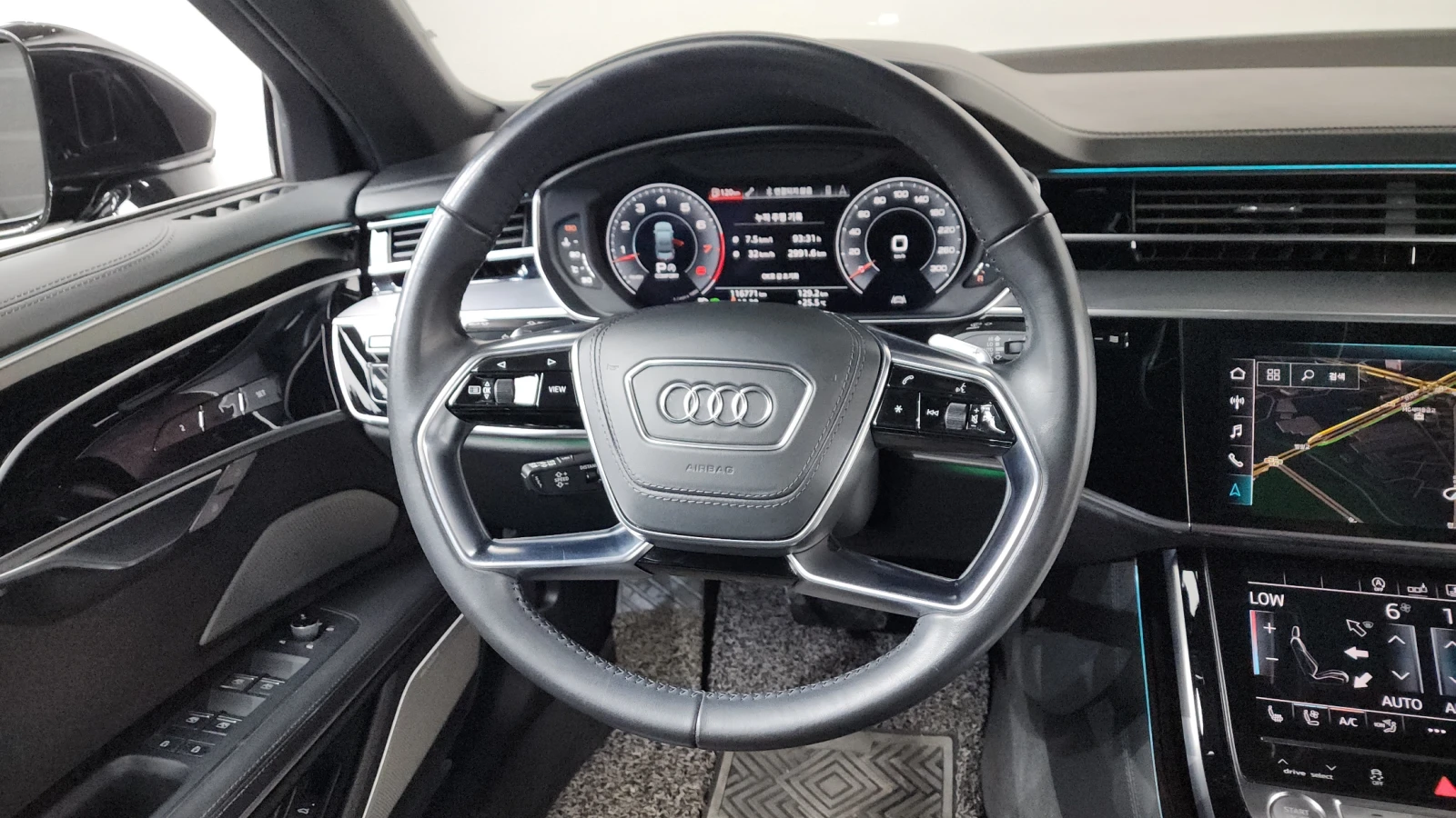 Audi A8 LONG* SOFT-CLOSE* DIS* 360* HUD* TV* ОБДУХ* МАСАЖ*, снимка 5 - Автомобили и джипове - 56059394