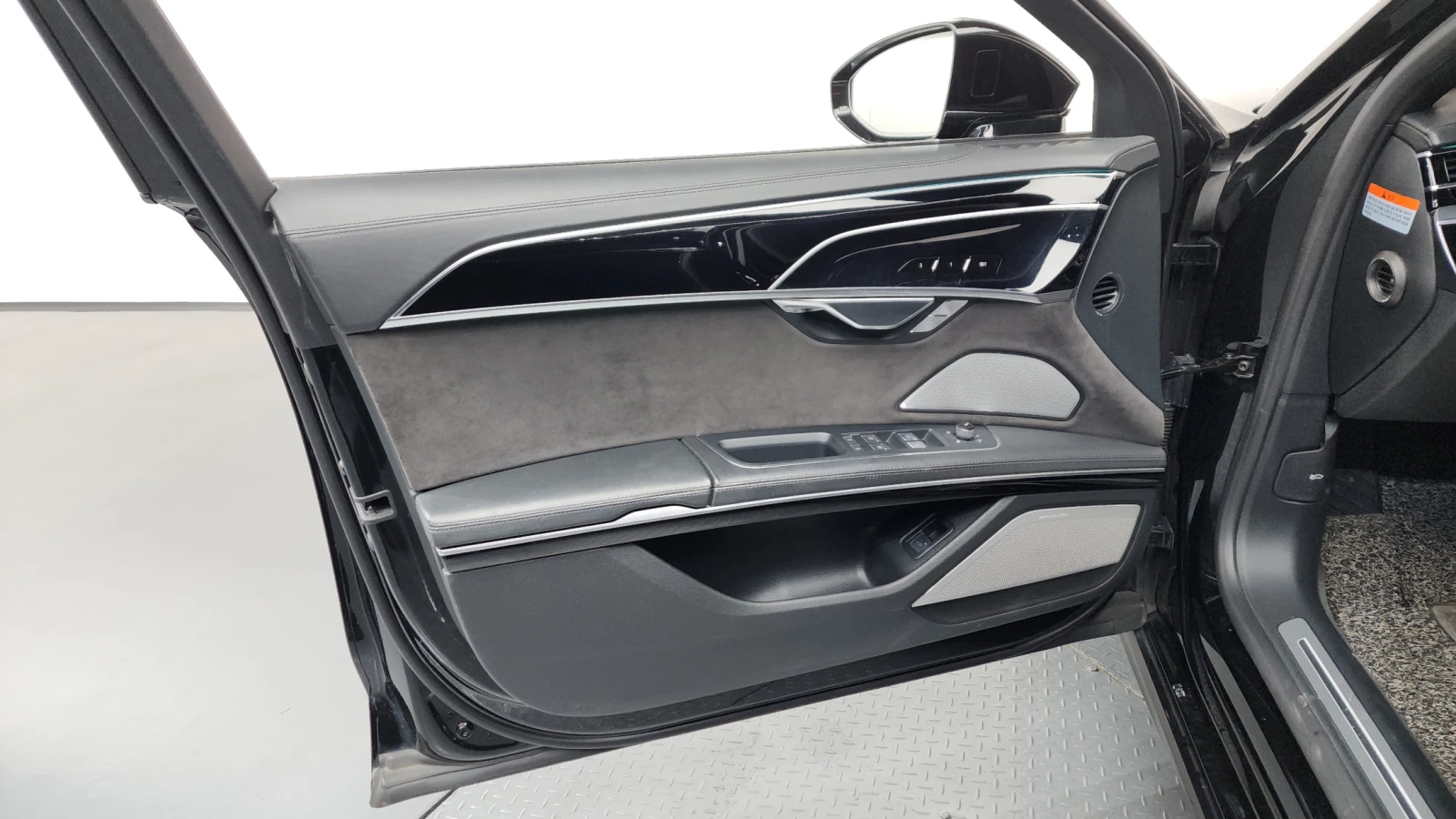 Audi A8 LONG* SOFT-CLOSE* DIS* 360* HUD* TV* ОБДУХ* МАСАЖ*, снимка 15 - Автомобили и джипове - 56059394