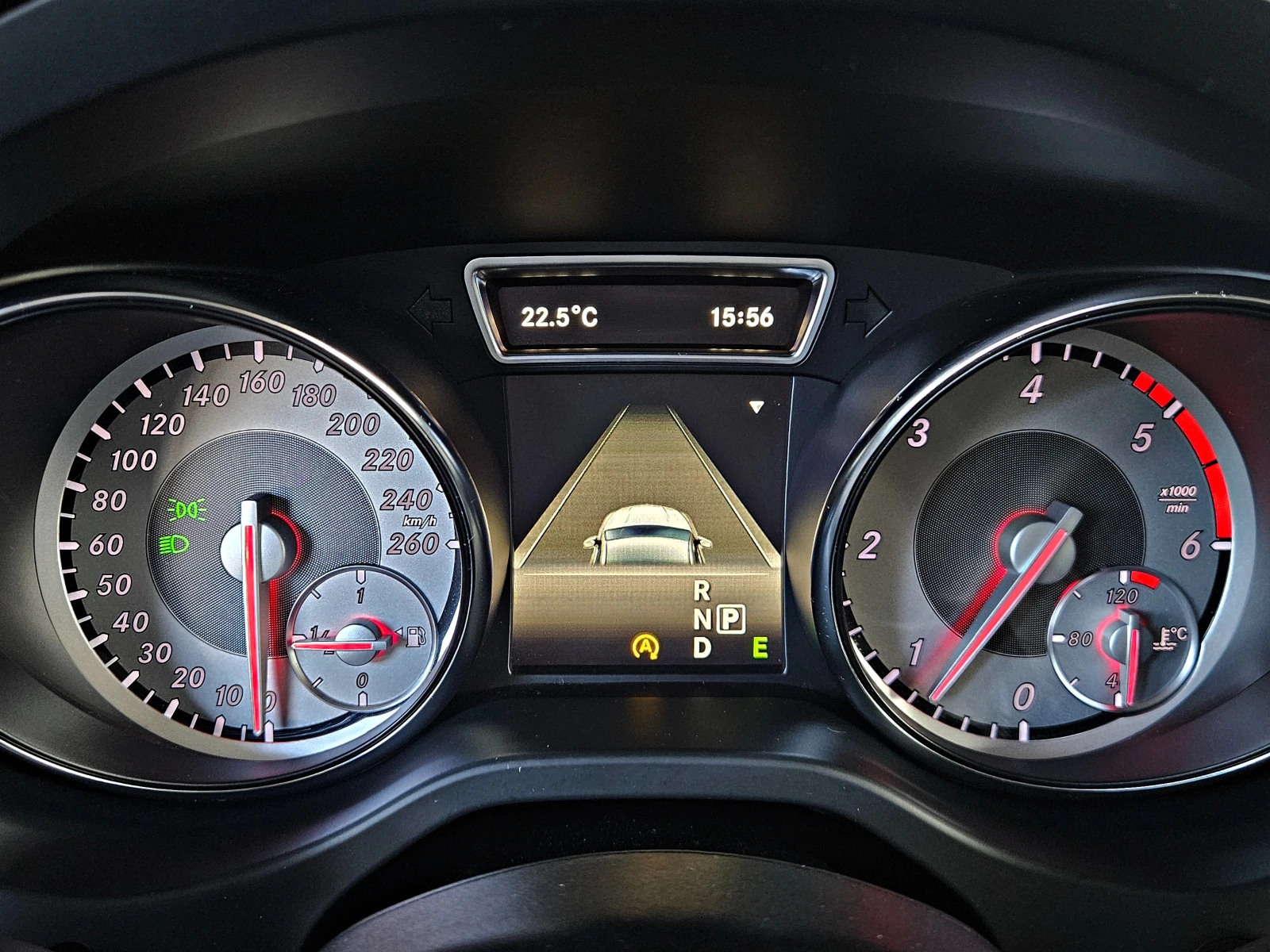Mercedes-Benz CLA 200 AMG/GERMANY/7G-TRON/PARK ASSYST/BLUETOOTH AUDIO/LI, снимка 10 - Автомобили и джипове - 56268259