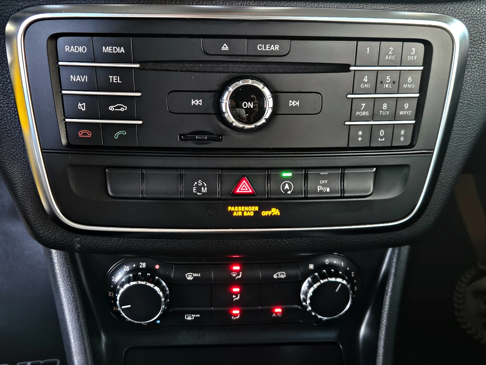 Mercedes-Benz CLA 200 AMG/GERMANY/7G-TRON/PARK ASSYST/BLUETOOTH AUDIO/LI, снимка 12 - Автомобили и джипове - 56268259