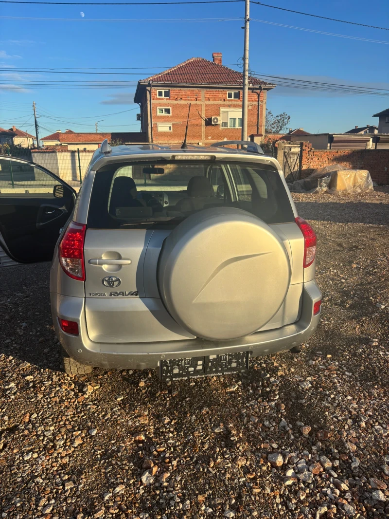 Toyota Rav4, снимка 11 - Автомобили и джипове - 52615785
