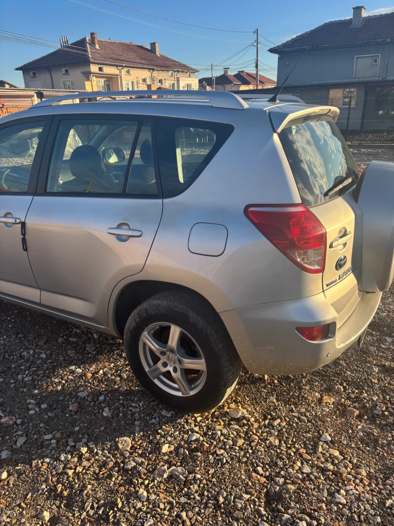 Toyota Rav4, снимка 6 - Автомобили и джипове - 52615785