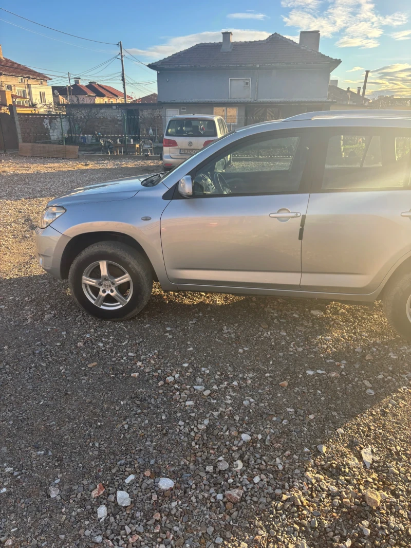 Toyota Rav4, снимка 7 - Автомобили и джипове - 52615785