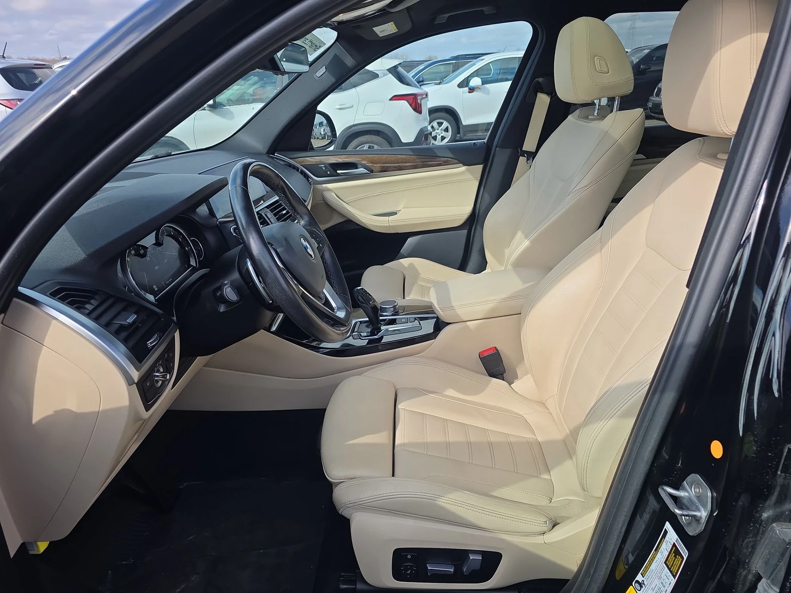 BMW X3  xDrive30i/ Панорама - изображение 6