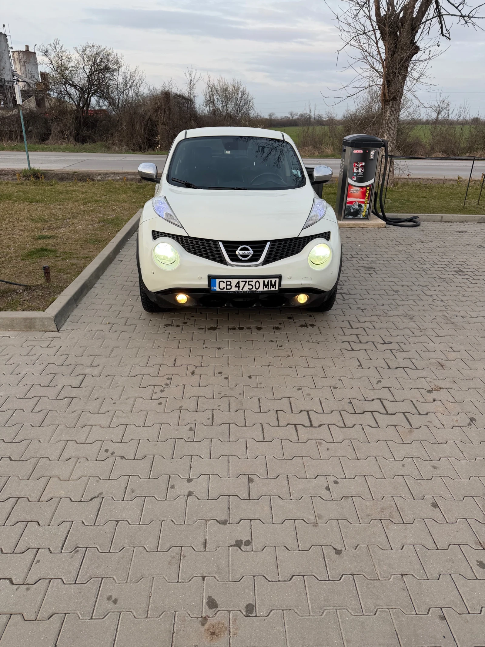 Nissan Juke, снимка 10 - Автомобили и джипове - 54046041